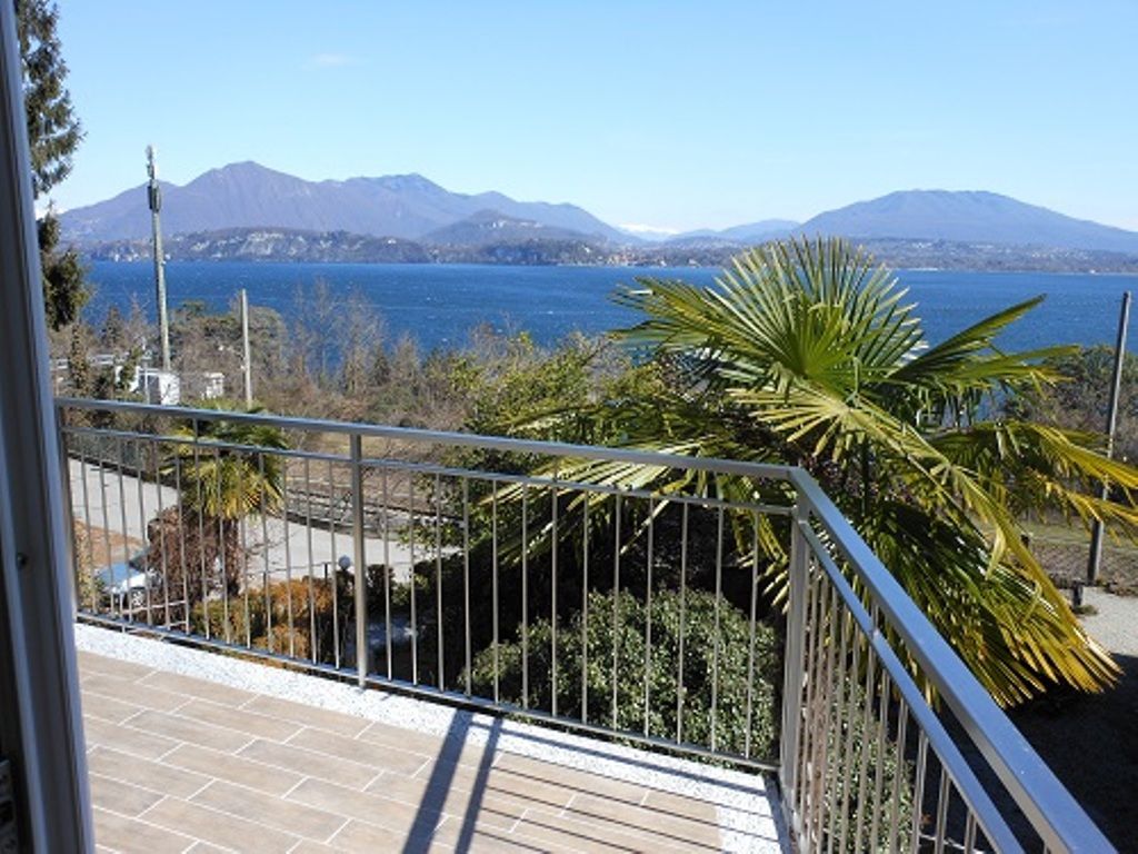Belgirate Villa vista lago 3 camere con giardino e terrazzo